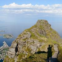 hiking to Reinebringen (Lofoten Islands - Norway)